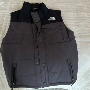 Boys size 6 black and grey down North Face vest